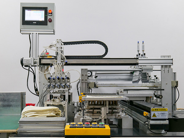 Automatic placement machine