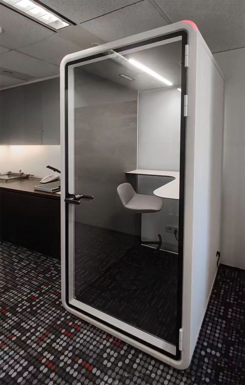 Kancelářská podložka HECOR: Zaměřte se na moderní práci.