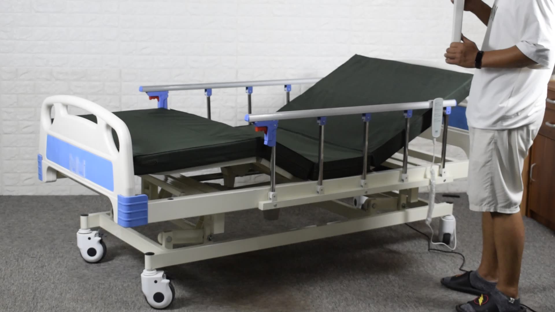 High Quality Cheap Electrical ICU Medical Hospital Double Three Five 1 2 3 5 Function Patient Nursing Bed with  Aluminum Railing1