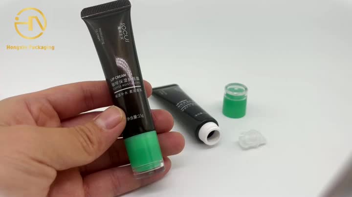 Tubo de brillo de labios-9