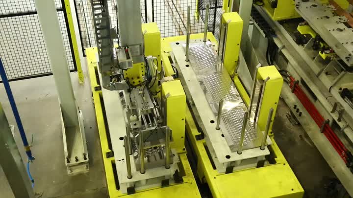 Drum Atutomatic Production Line Manipulator .mp4