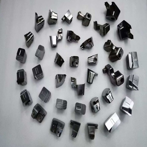 Requisitos de usinagem de precisão para peças mecânicas: Análise do processamento de molde de injeção de uma parada