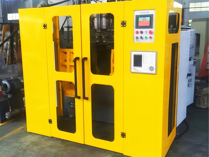 Blow molding machine