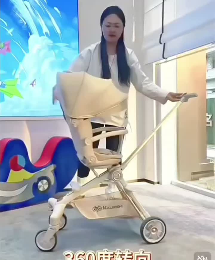 Foldable baby stroller