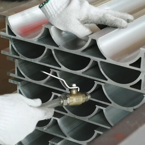 生产过程7500T铝制剖面