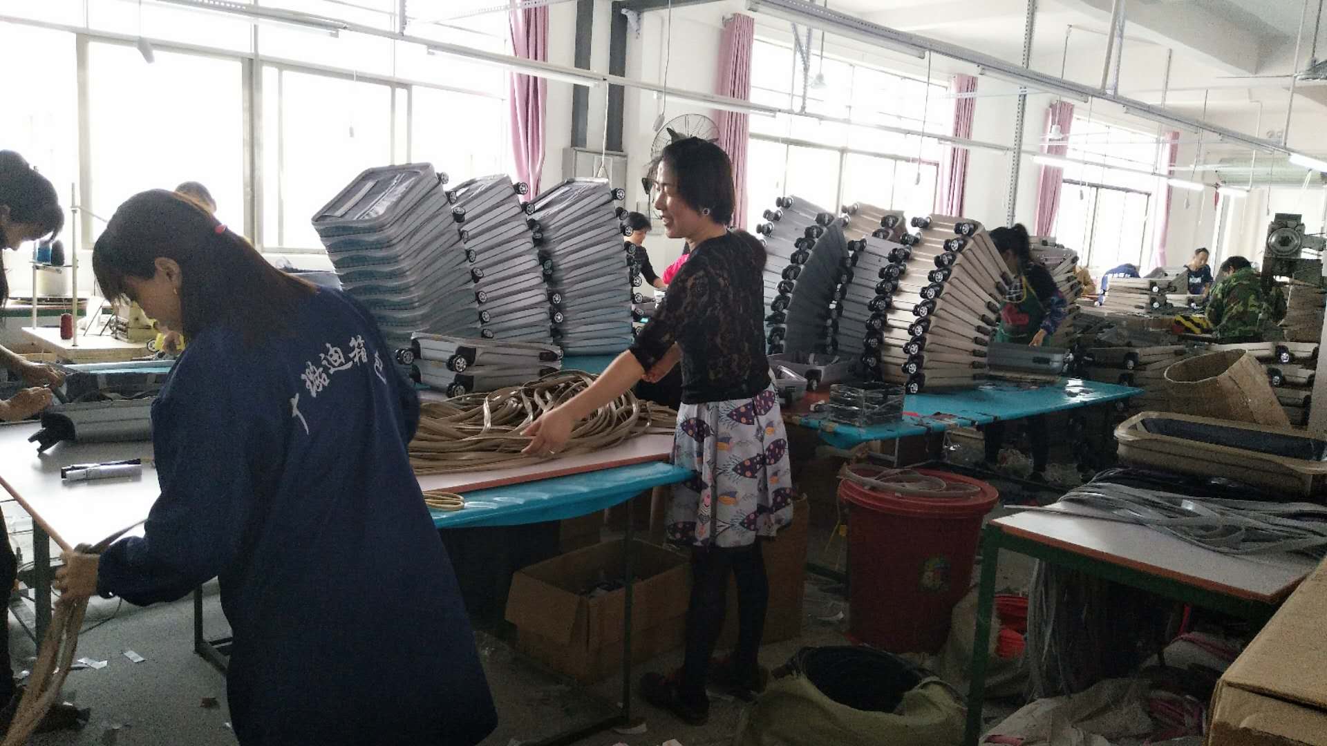 Yongxin Juanhua Leather & Bags Co., Ltd