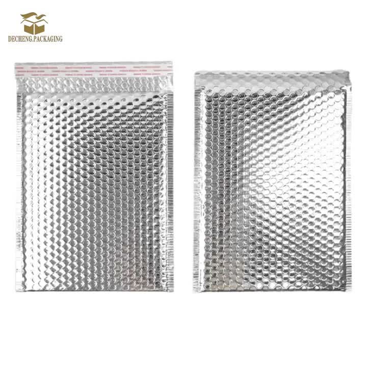 Серебряные пузырьковые сумки почвы