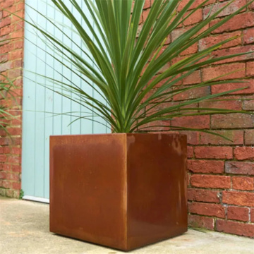 Why use weathering steel on flowerpots？