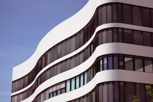 The Synergy of Strength and Style: Unpacking Concrete Curtain Walls' 