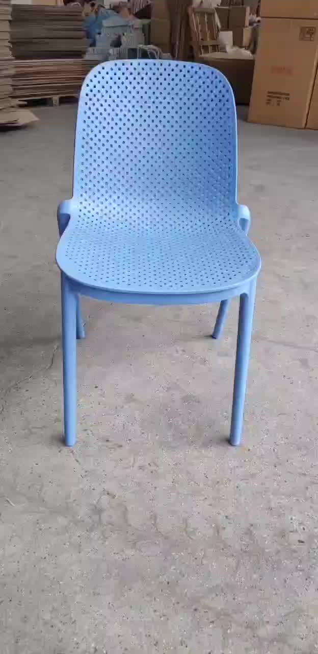 silla de plástico para comedor de ocio al aire libre 1