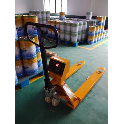 Features of manual hydraulic truck