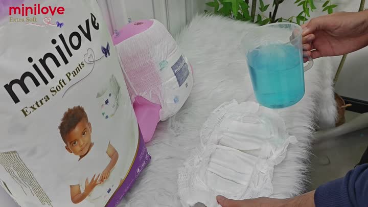 Тест на впитываемость тренировочных штанов Minilove Baby