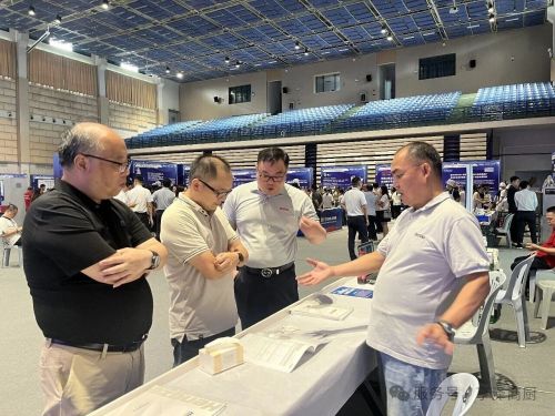 Hengze продемонстрирует коммерческие посудомоечные машины на конкурсе пищевой робототехники в Фошане в 2026 году