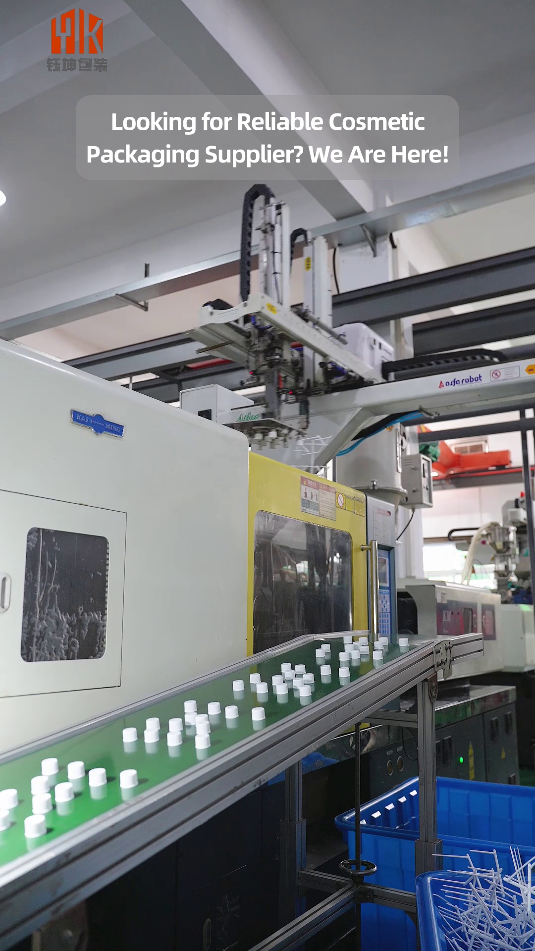 La combinación de brillo y esmerilado crea un empaque de lujo con textura híbrida