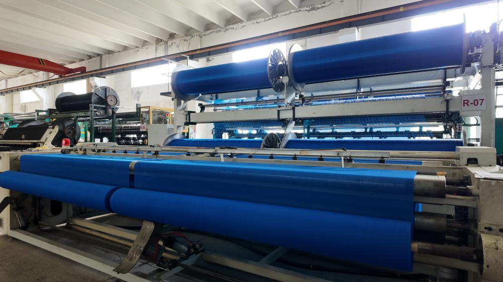 Knitting machine