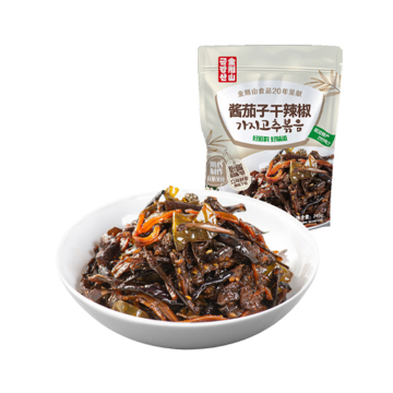 Sauce flavored dried eggplant and chili peppers
