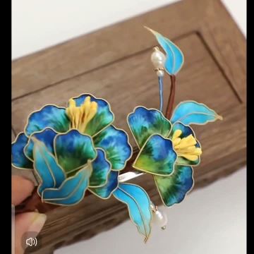 Handmade Filigree Intangible Cultural Heritage Flannel Flower Brooch