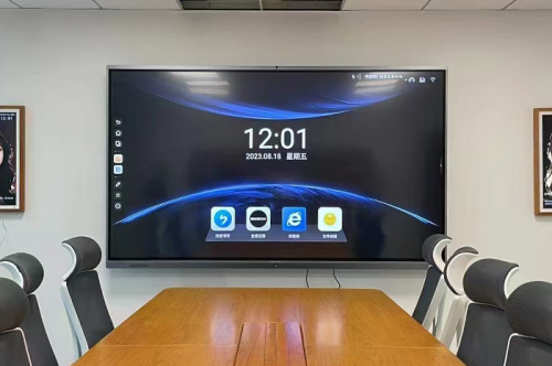 Transforme la pizarra de una herramienta para escribir en ella a un asistente de IA para profesores