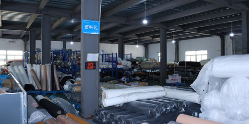 Shaoxing Yunhao Trading Co., Ltd. étend sa présence mondiale en matière de chaussures avec des capacités dans toute la catégorie et des certifications internationales