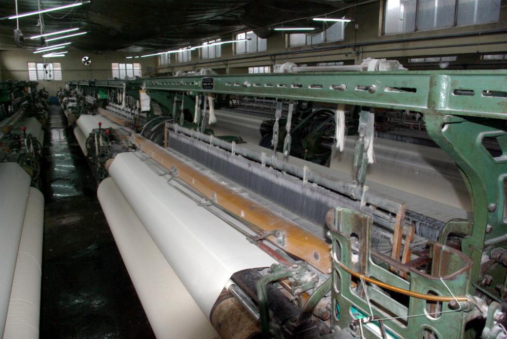 shuttle loom machine