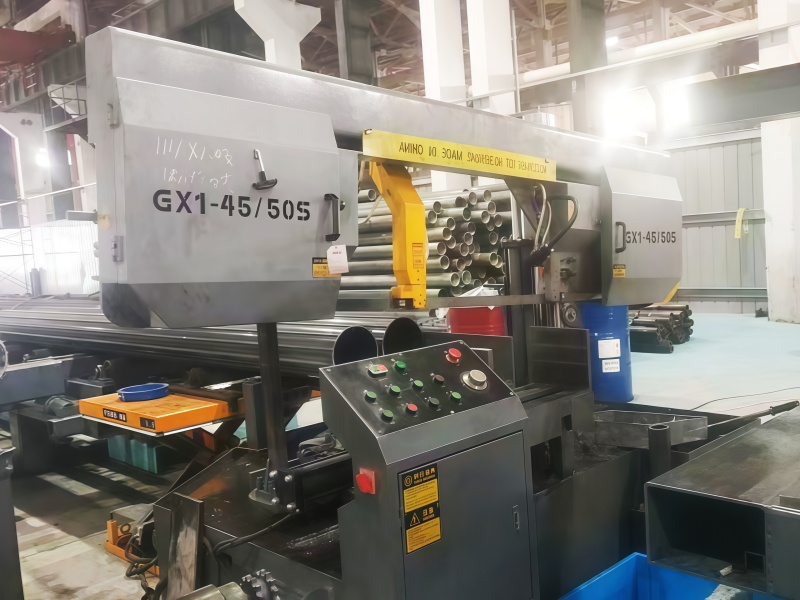 Horizontal band saw machine tool