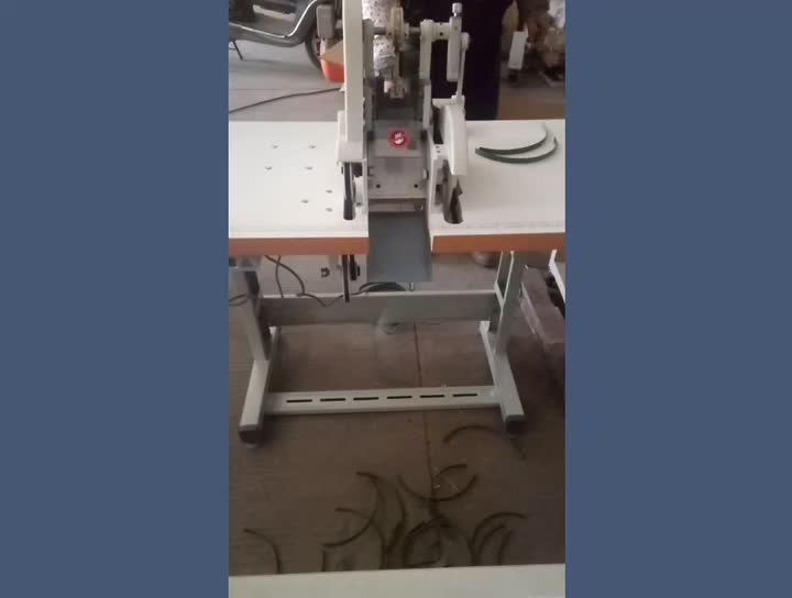 Ultrasonic tape cutting machine