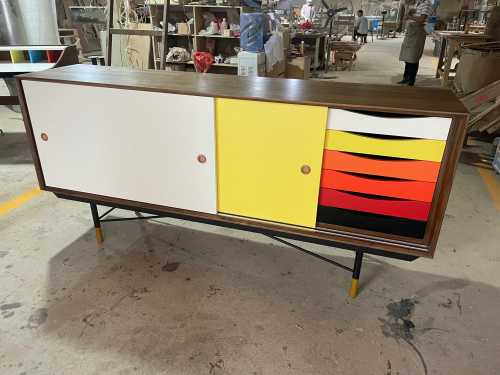 Finn Juhls nordisches modernistisches Sideboard: Eine Verschmelzung von Form und Funktion