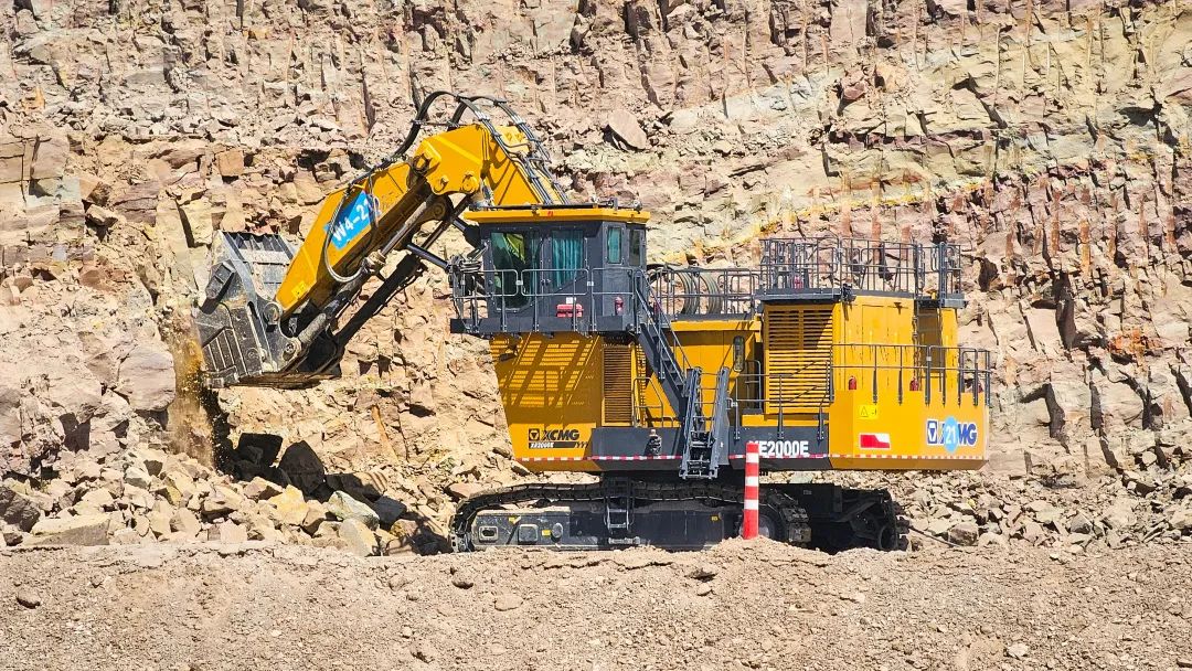 XCMG Complete Set of Mining Equipment Aims at Northwest