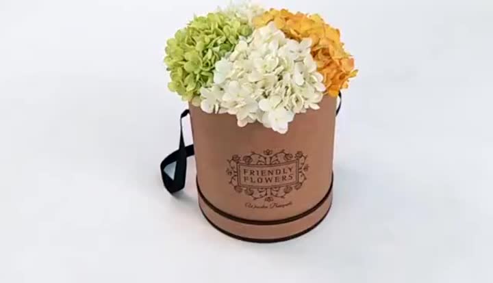 caja de flores marrón