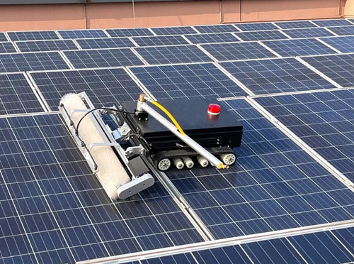 Làm sạch bàn chải robot cho các tấm quang điện có nhu cầu rất nhiều