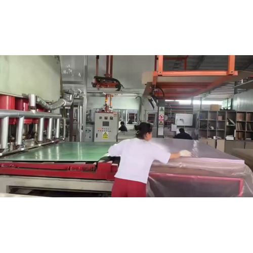În interiorul atelierului: Crearea de panouri în acțiune