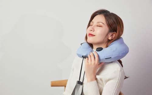 Haben Sie jemals ein aufblasbares Kissen gesehen, das massieren kann?