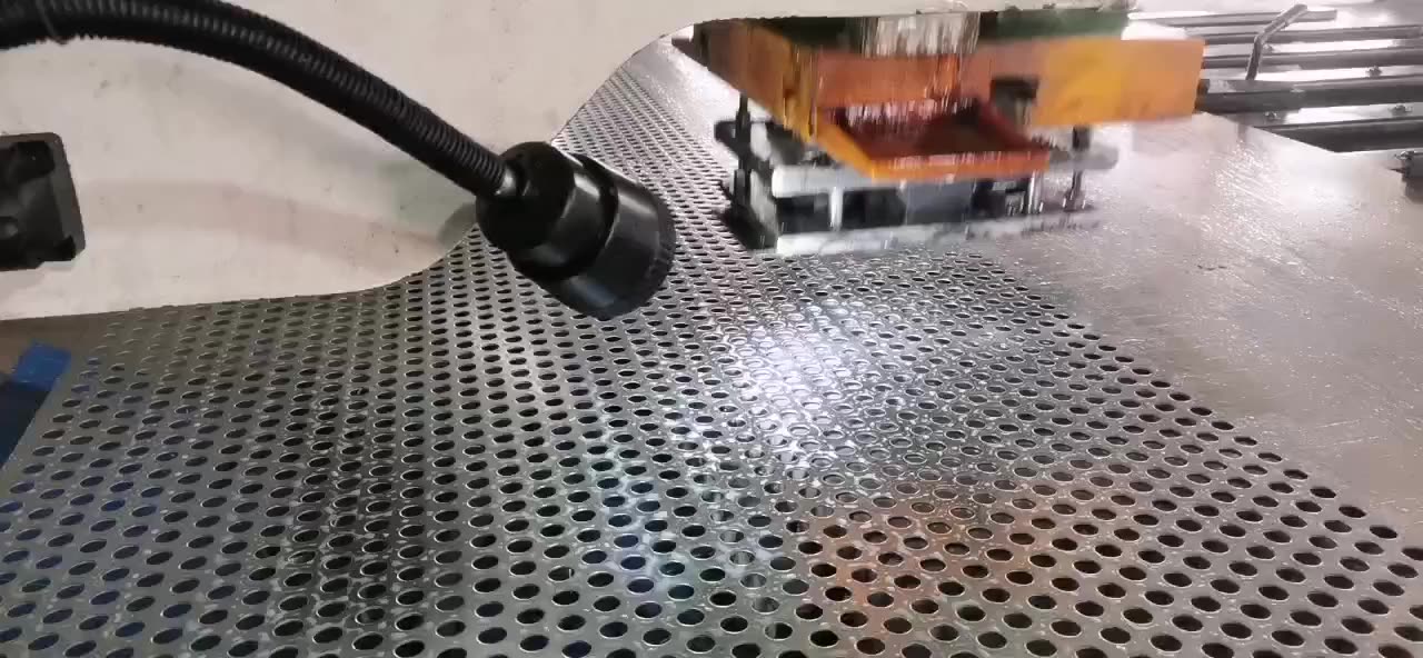 Grubość 0,8 mm/1,0 mm stal nierdzewna okrągła otwór perforowana metalowa siatka do dekoracyjnej 1
