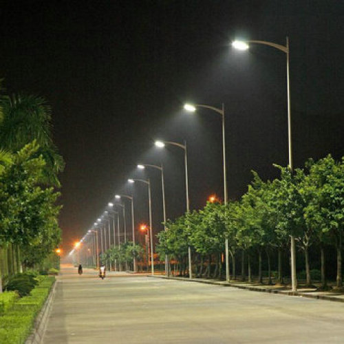 Haverá um curto -circuito quando as luzes da rua encontrarem um raio?