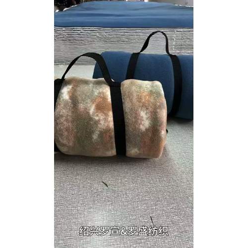 The Art of Twist: Koleksi Selimut Cosy Handtwist