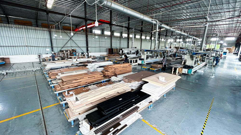 Factory Pictures