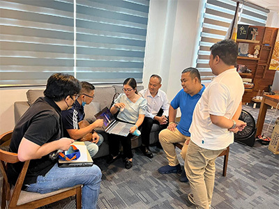 Equipe Dewy visita Taytay City, Filipinas para conversas de colaboração