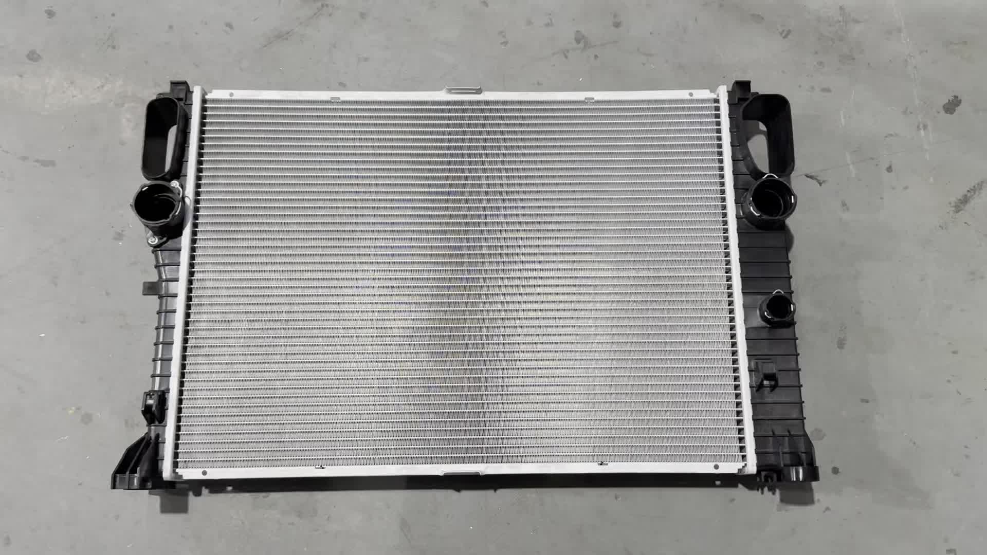 Cooling System Factory 2115000802 Aluminum Auto Radiator for BENZ CLS-CLASS W219  CLS 280 CDI 04- for Sale1