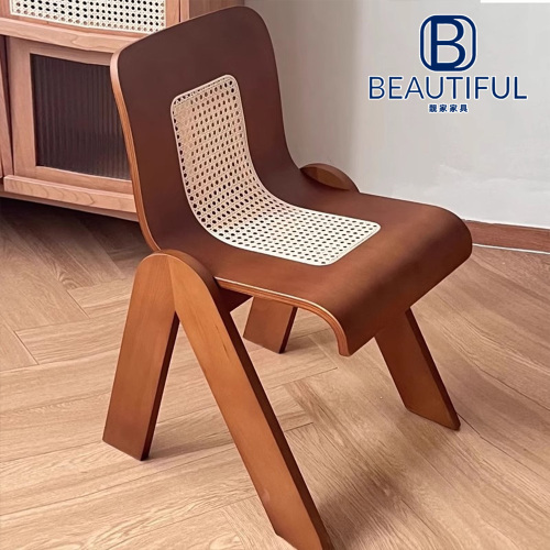 Nuevo lanzamiento: la moderna silla de comedor con infusión de ratán de Bengbu Beautiful Furniture
