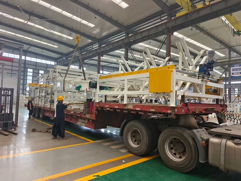 Shipment of composite thermal‑insulation external formwork equipment
