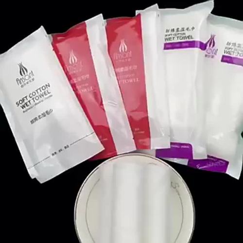 Khăn ướt dùng một lần