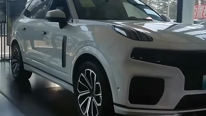 SUV médio e grande Lynk &amp; Co 09