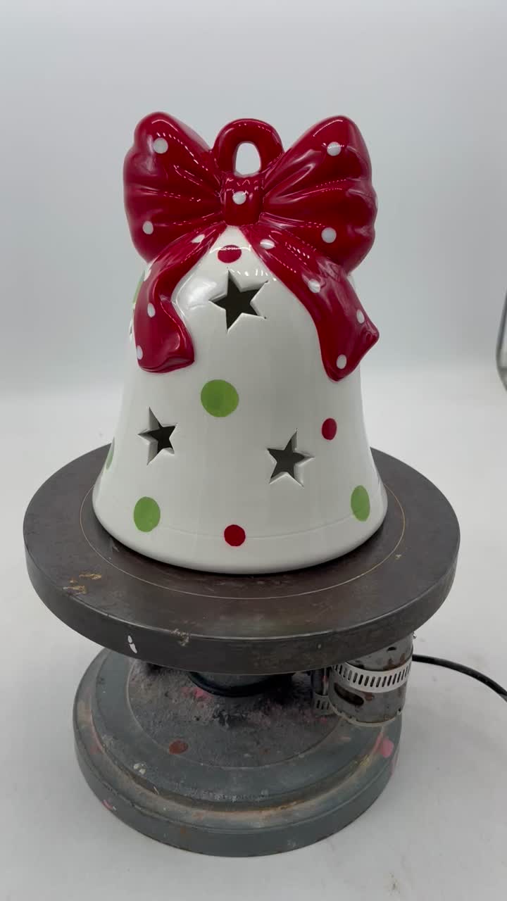 Комната с лампой колокола