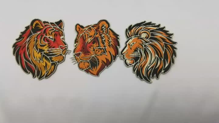 Lion Woven základní vysokofrekvenční štítek (2)