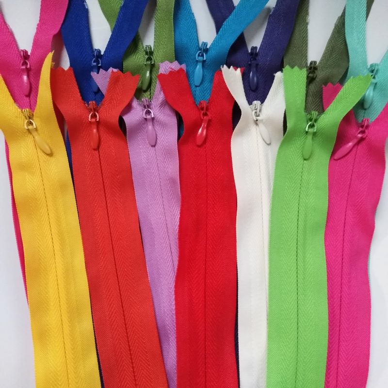 Multicolored nylon zippers provision