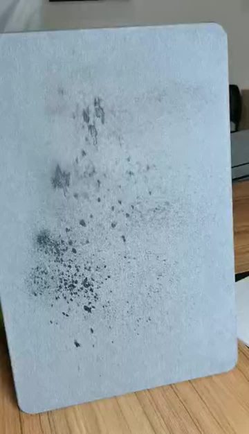 灰色喷水