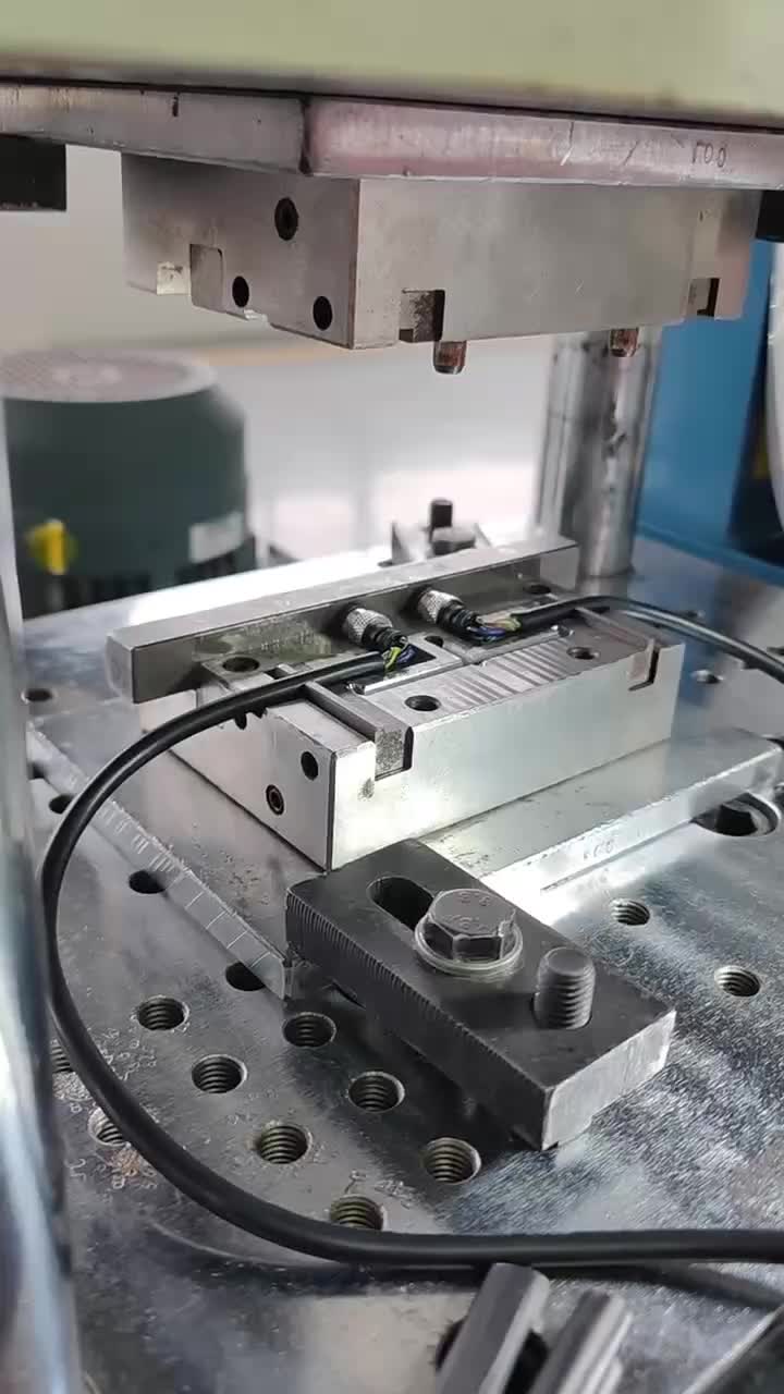 Wiring Harness Assembly Video (33)