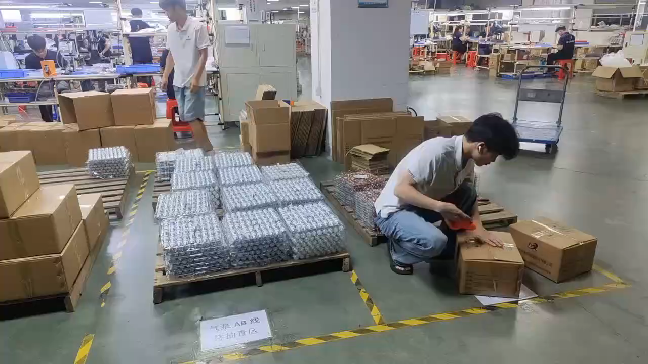 Mingxinxiang ورشة عمل داخلية التعبئة والشحن الروتيني