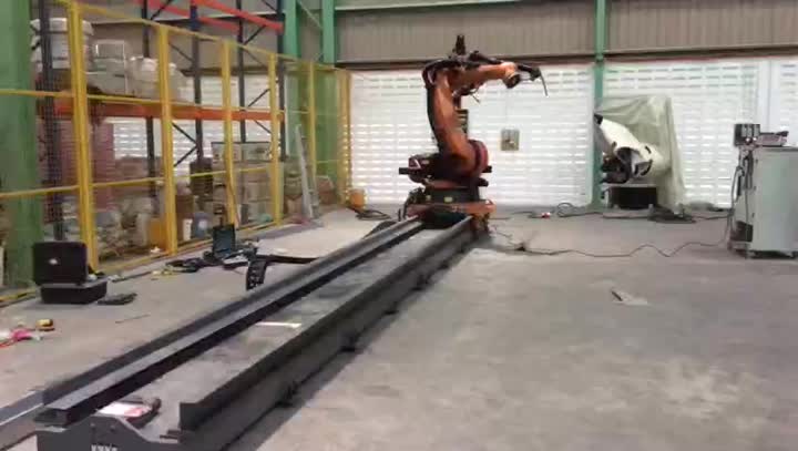 robot running video