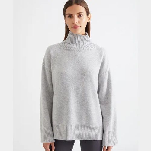 Apoiamos a personalização do suéter feminino